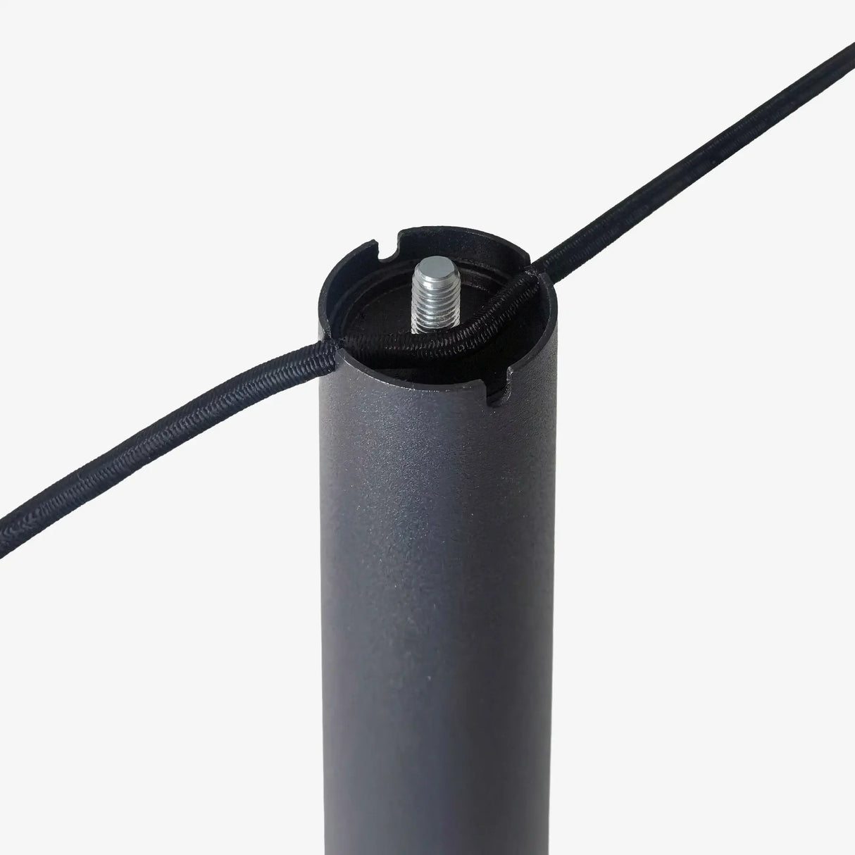 Close-up of a Q-Cord style gallery barrier system